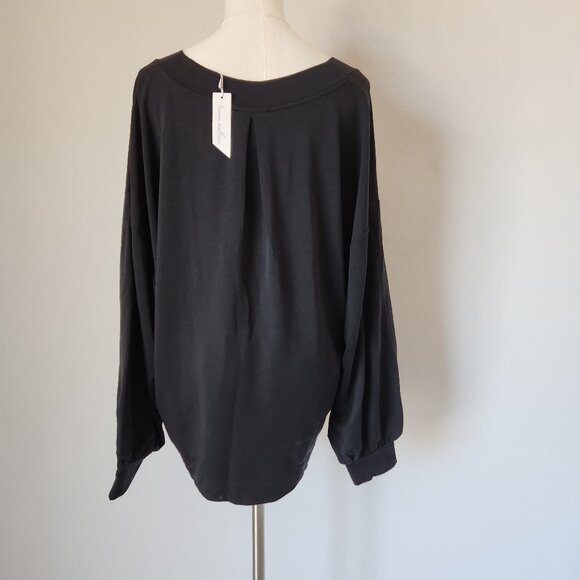 NWT Travis Mathew Cloud Terry V-Neck Top Pullover Balloon Sleeve Tencel Black - Picture 6 of 13